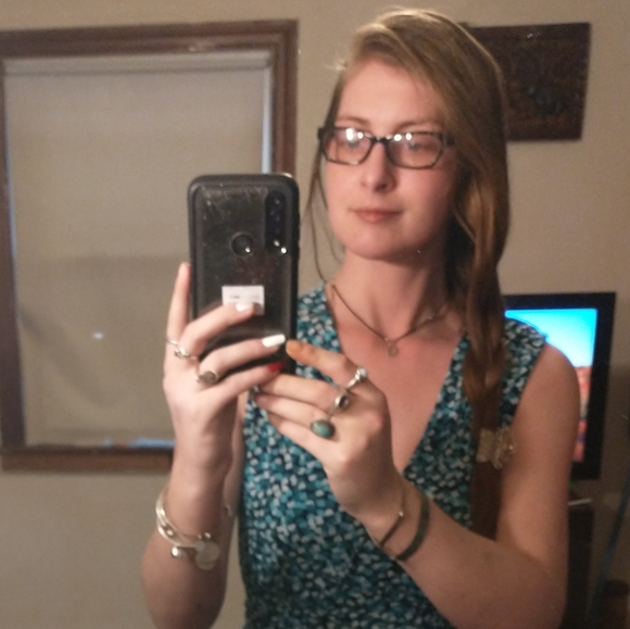 Meet your Posher, Kristyn ๐ ๐๐ผโโ๏ธ๐๐ซฃ๐ - Picture 8 of 12